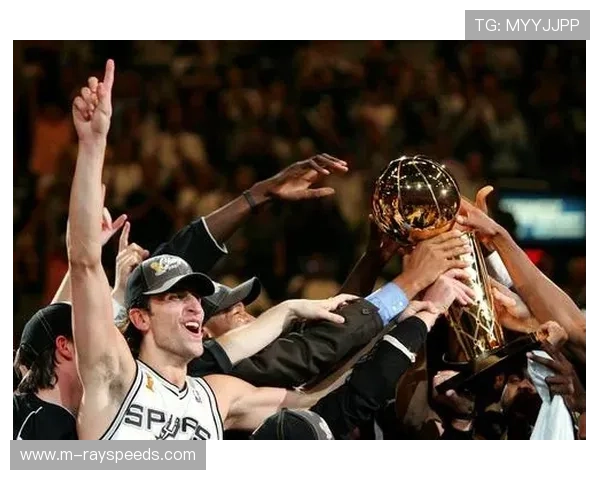 吉诺比利球衣退役仪式在马刺主场举行 庆祝传奇生涯 吉诺比利球衣退役仪式在马刺主场举行 庆祝传奇生涯